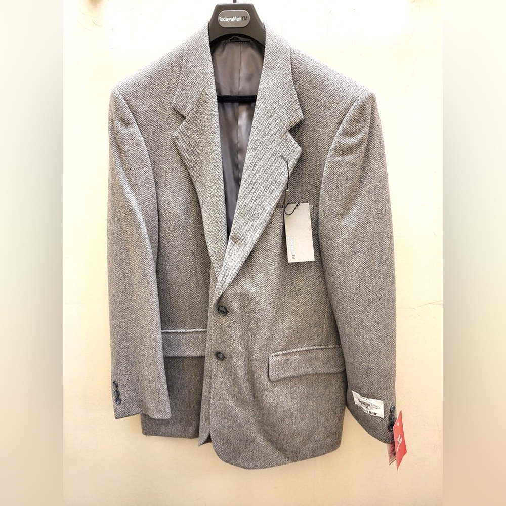 Today’s Man 100% camel Hair blazer. NEW W/ TAG size 43 long